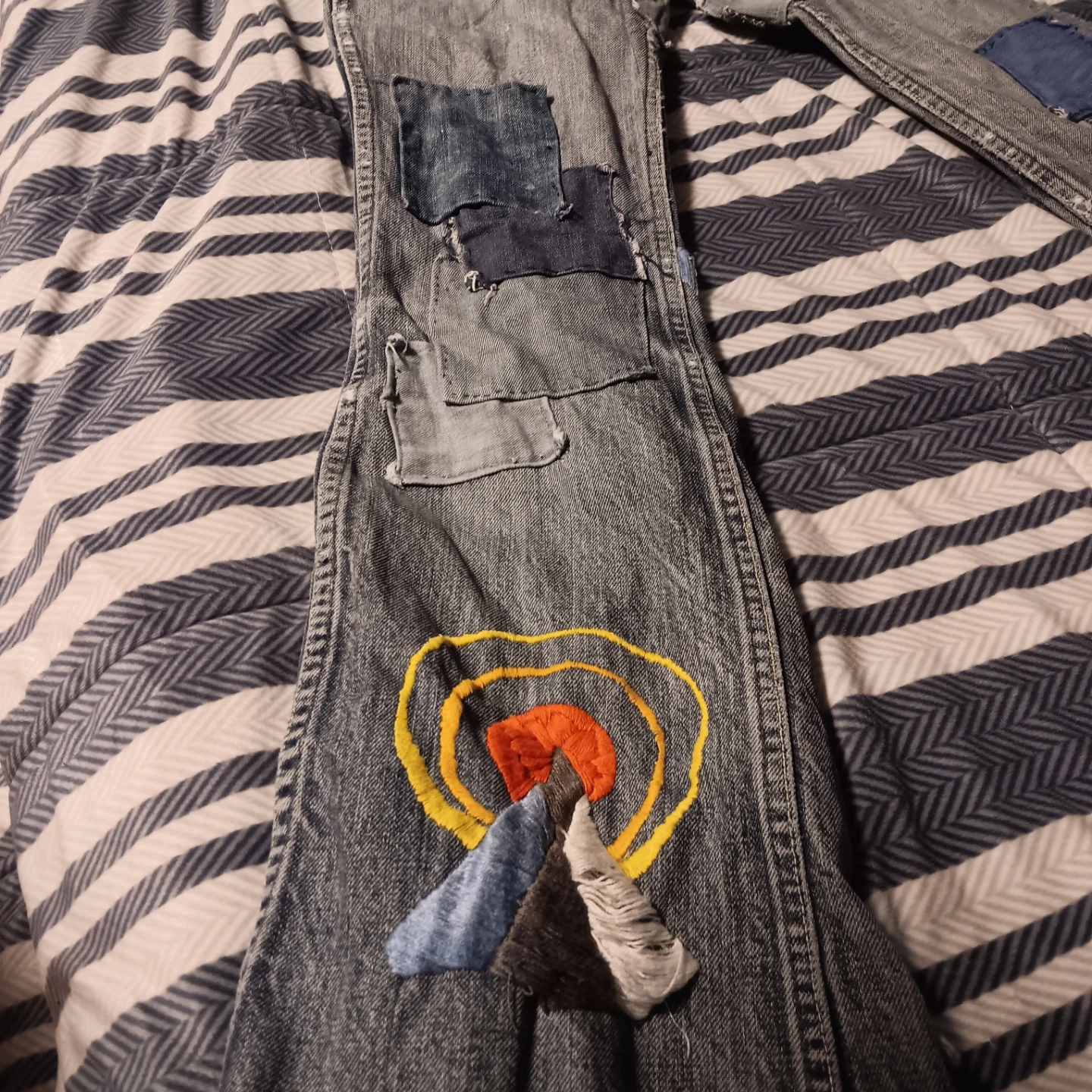 Embroidered and Patchwork Denim Jeans - photo 4