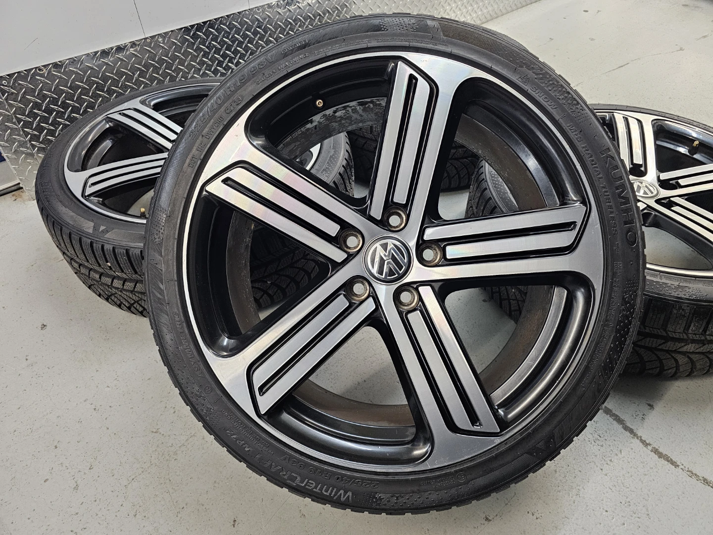 VOLKSWAGEN GOLF R WINTER TIRES ON O.E.M RIMS 225/40 R19 - photo 3