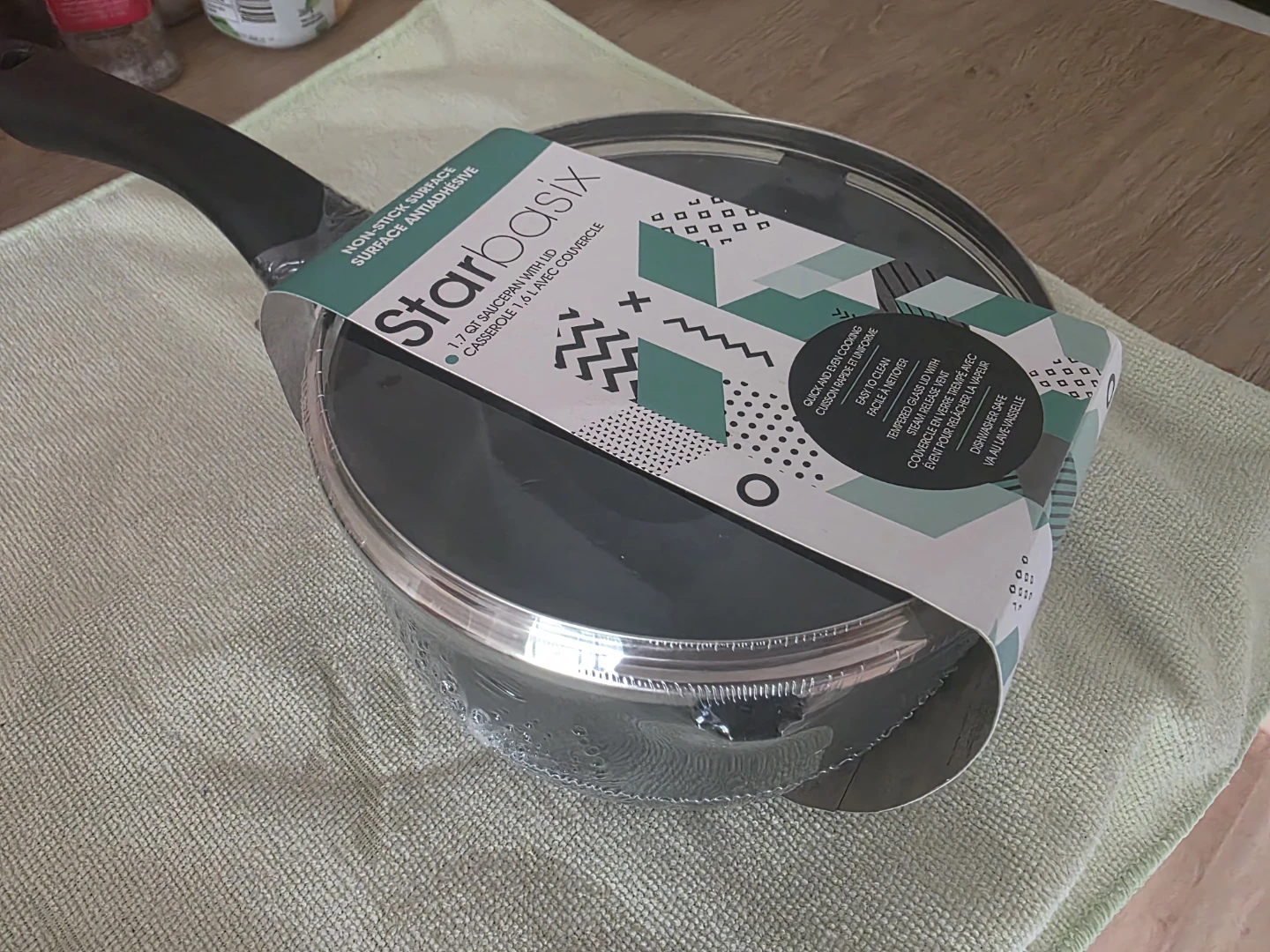 1.7 Qt Non-Stick Saucepan with Lid