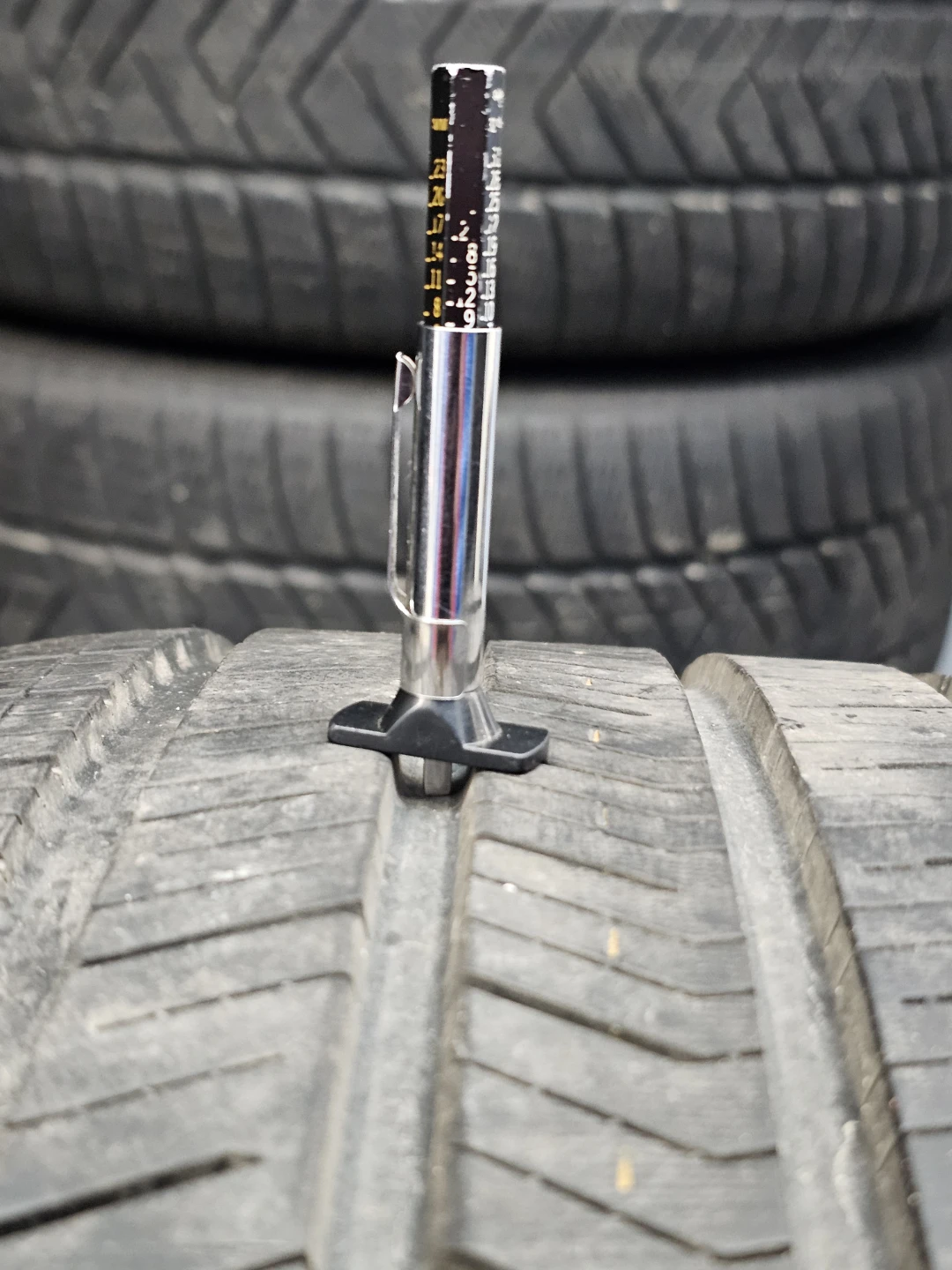 255/35 R19 ALL SEASON TIRES (2 ONLY) - photo 5