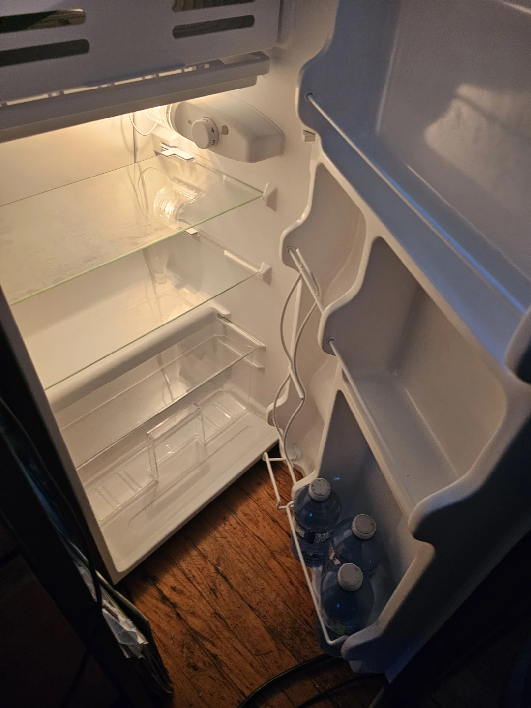 Awesome mini fridge keeps everything cold - photo 2