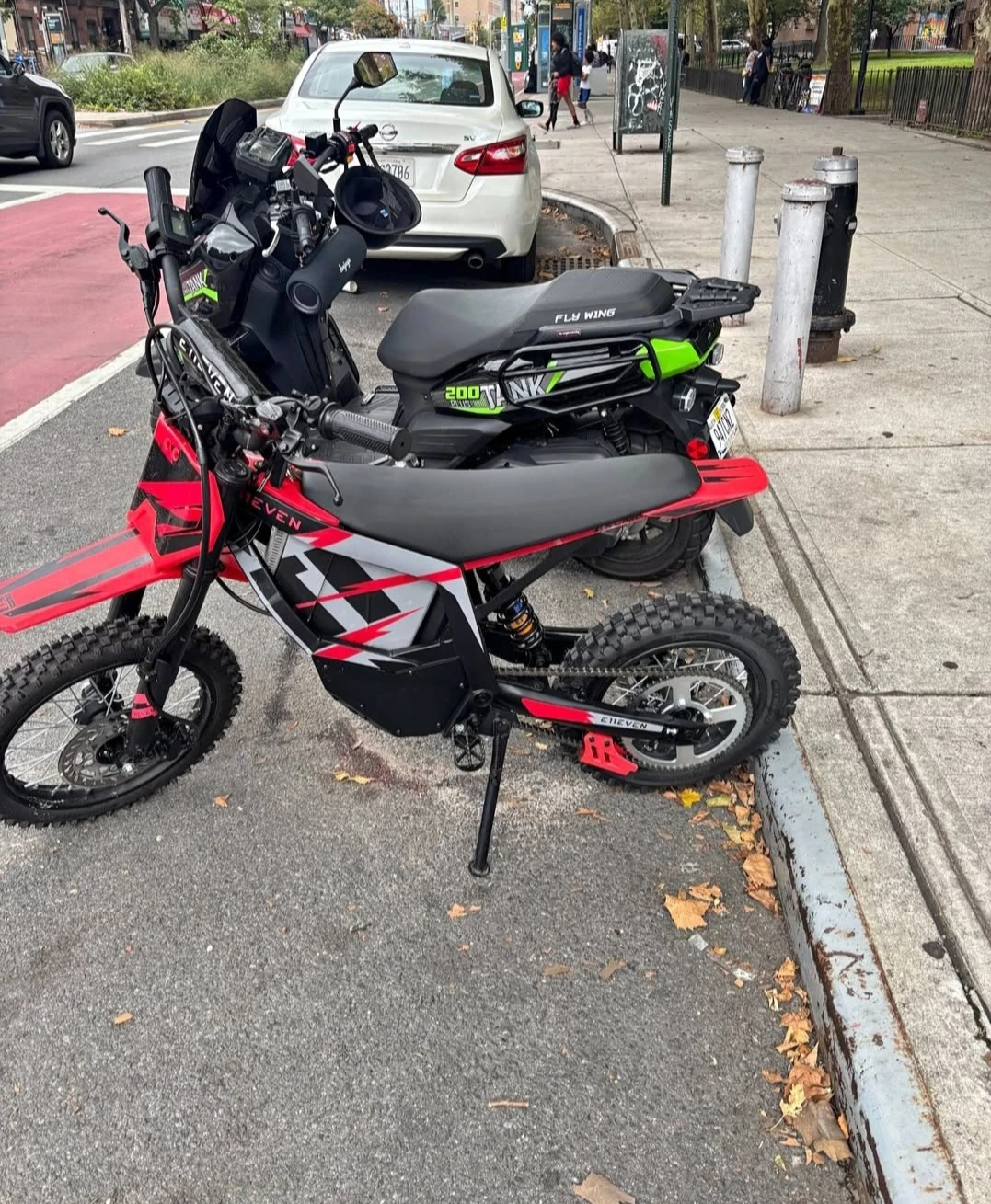 E11even dirt bike (trades_obo)