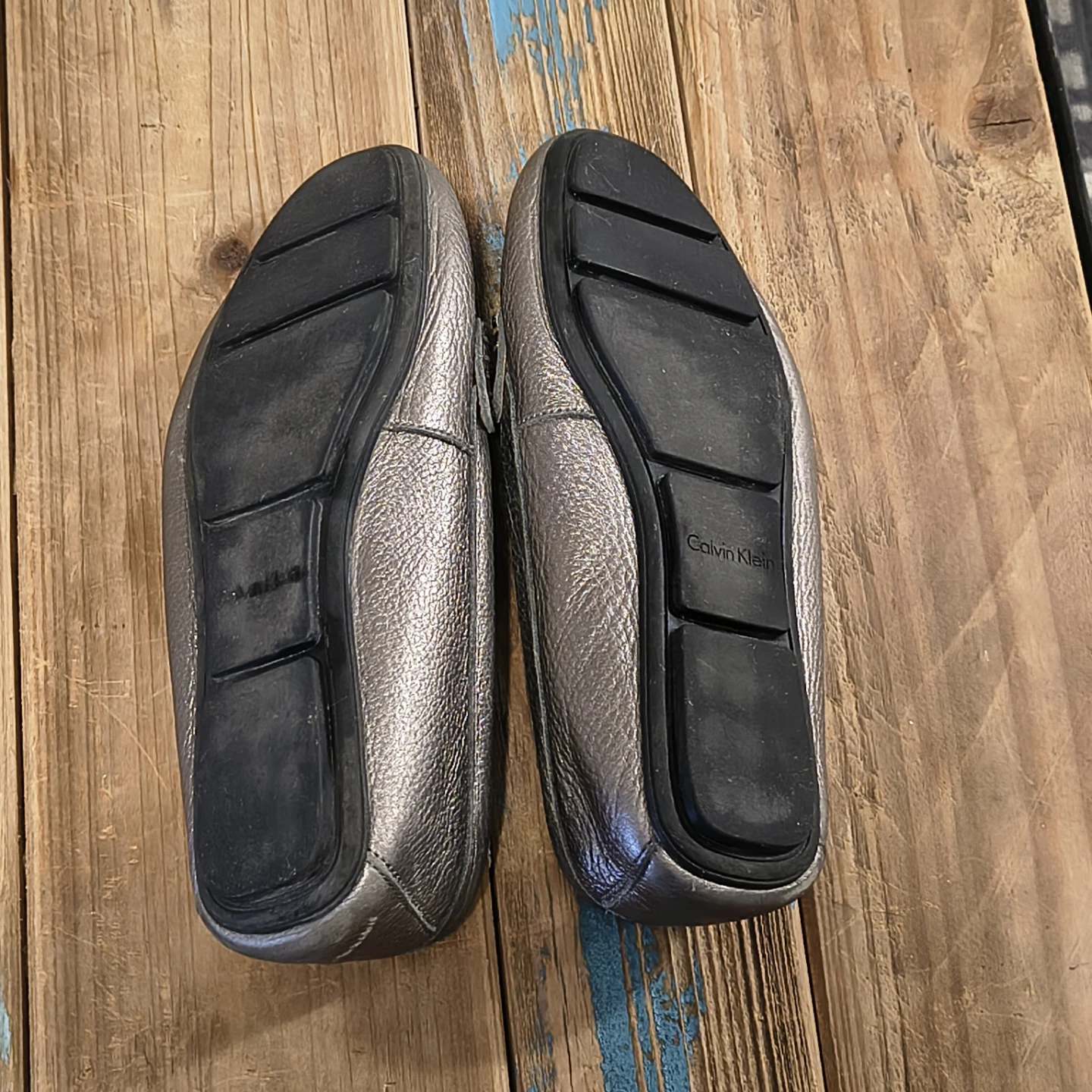 Calvin Klein Metallic Loafers Size 8.5 Womens - photo 4