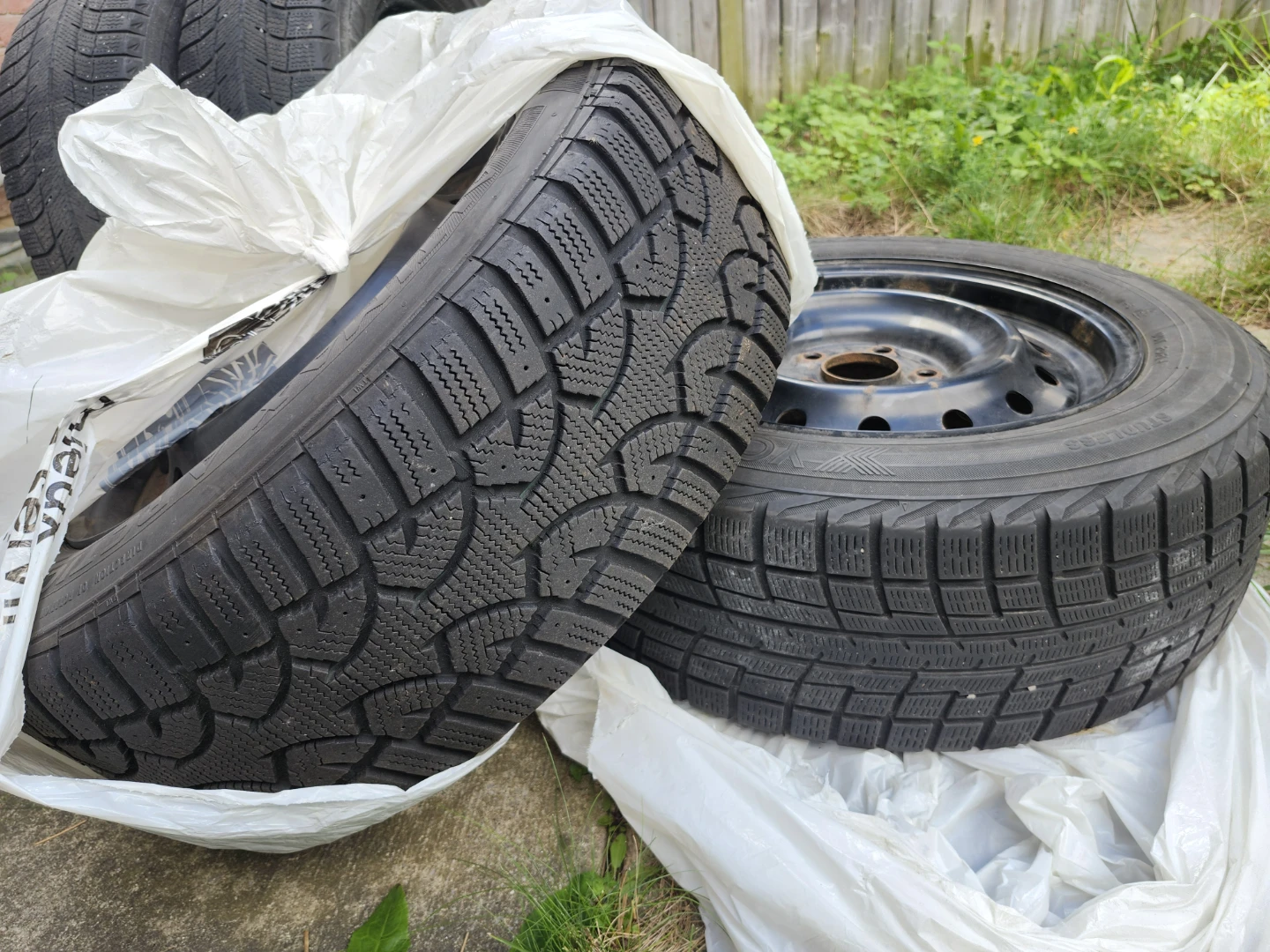 215/60R16 Studless Winter Tires