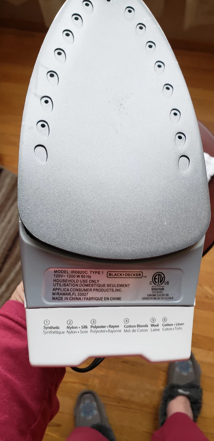 Black+Decker IR0820C Steam Iron - photo 3