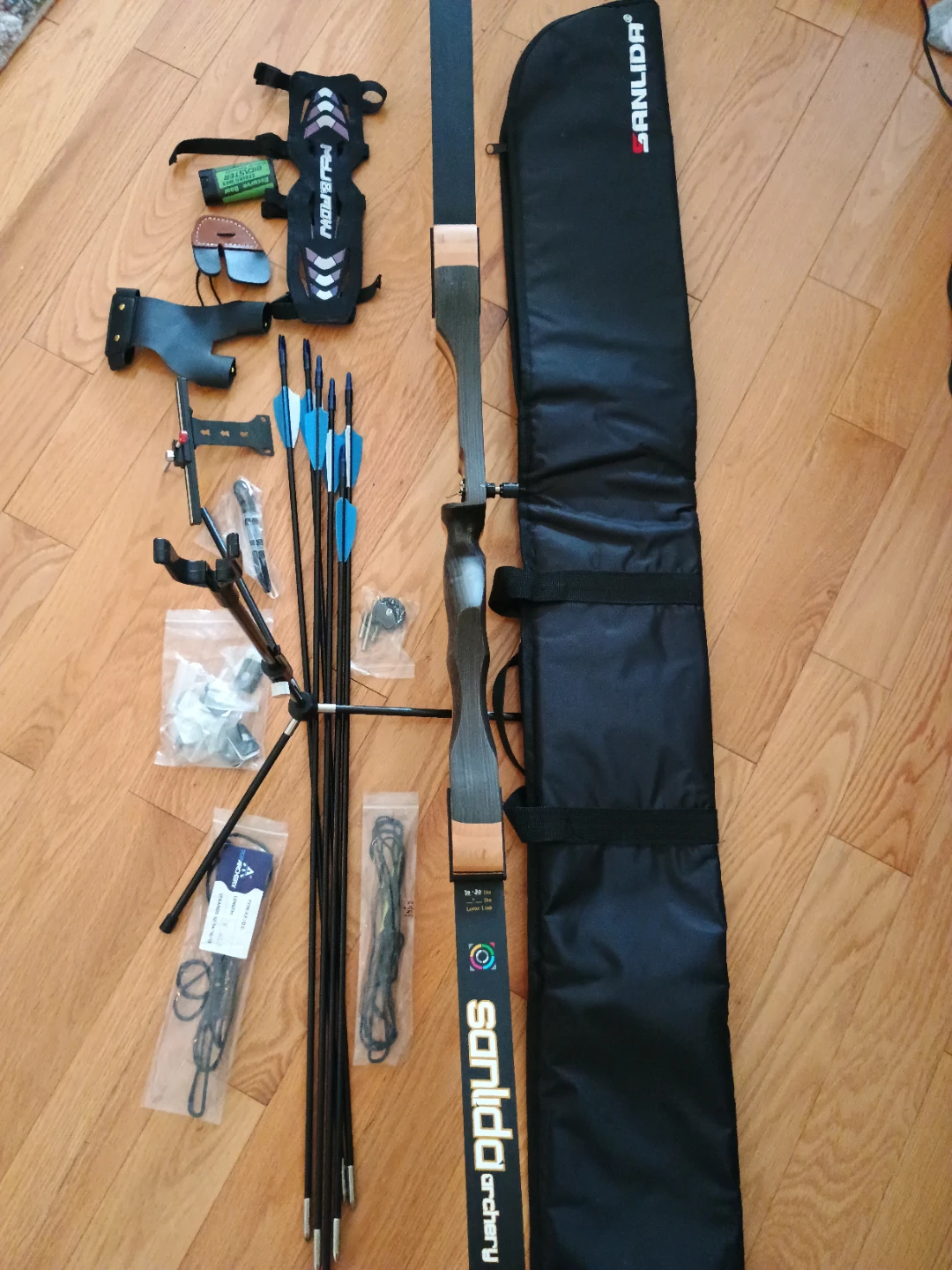 Sanlida Archery Bow Set with Accessories