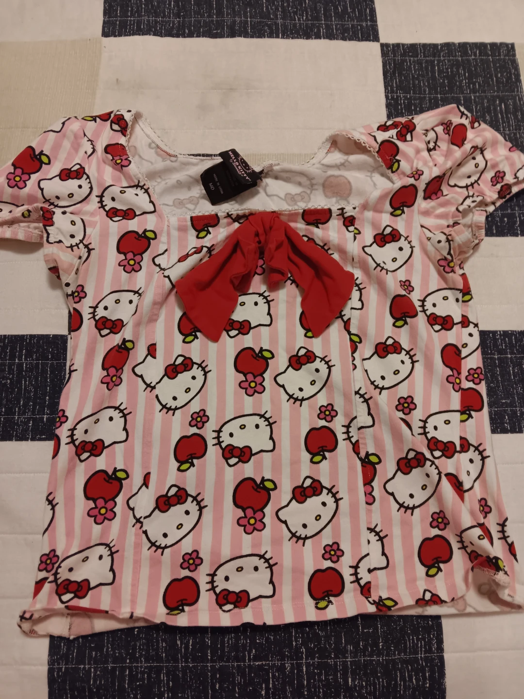 HOT TOPIC - Hello Kitty striped top