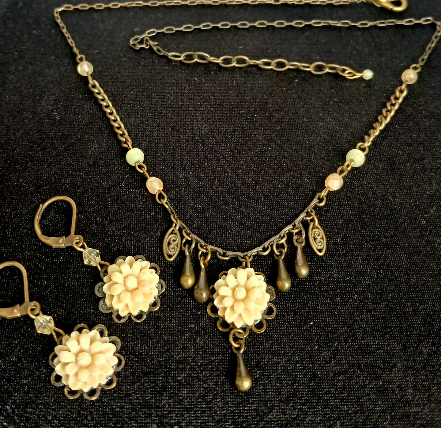 Vintage-Style Floral Necklace and Earring Set