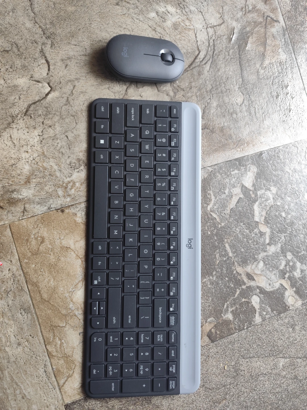 Logitech MK470 Slim Wireless Keyboard and Mouse Combo - Graphite