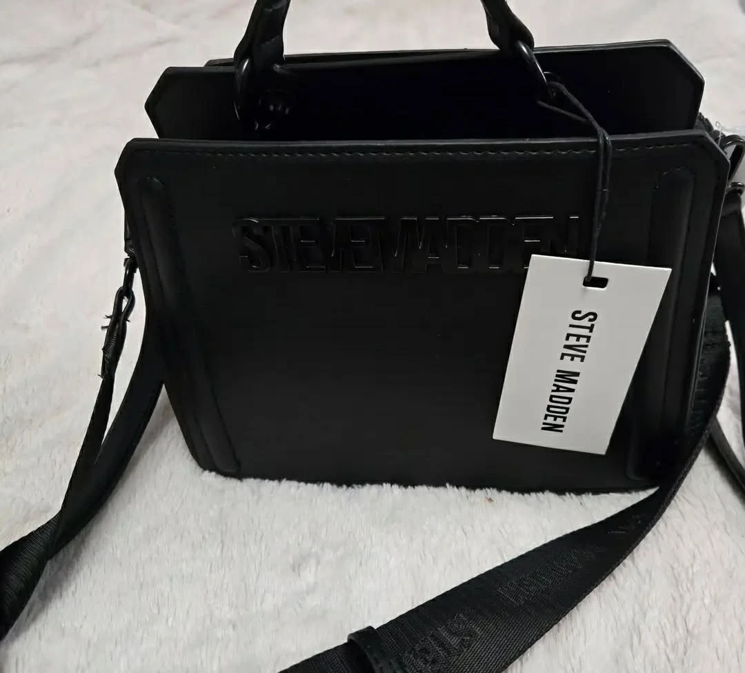 Steve Madden Black Handbag 🏈