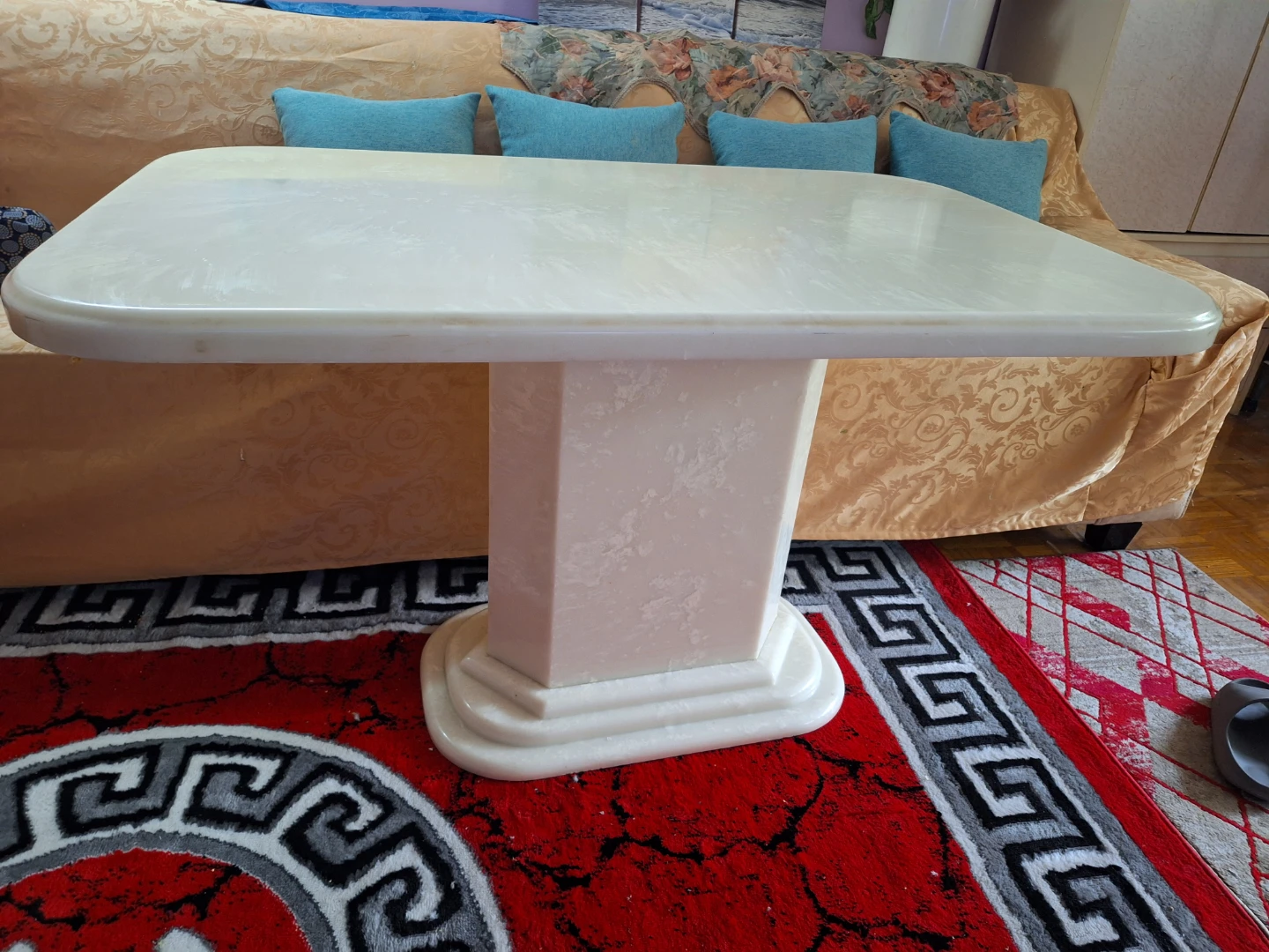 Pure marble table with four chairs
