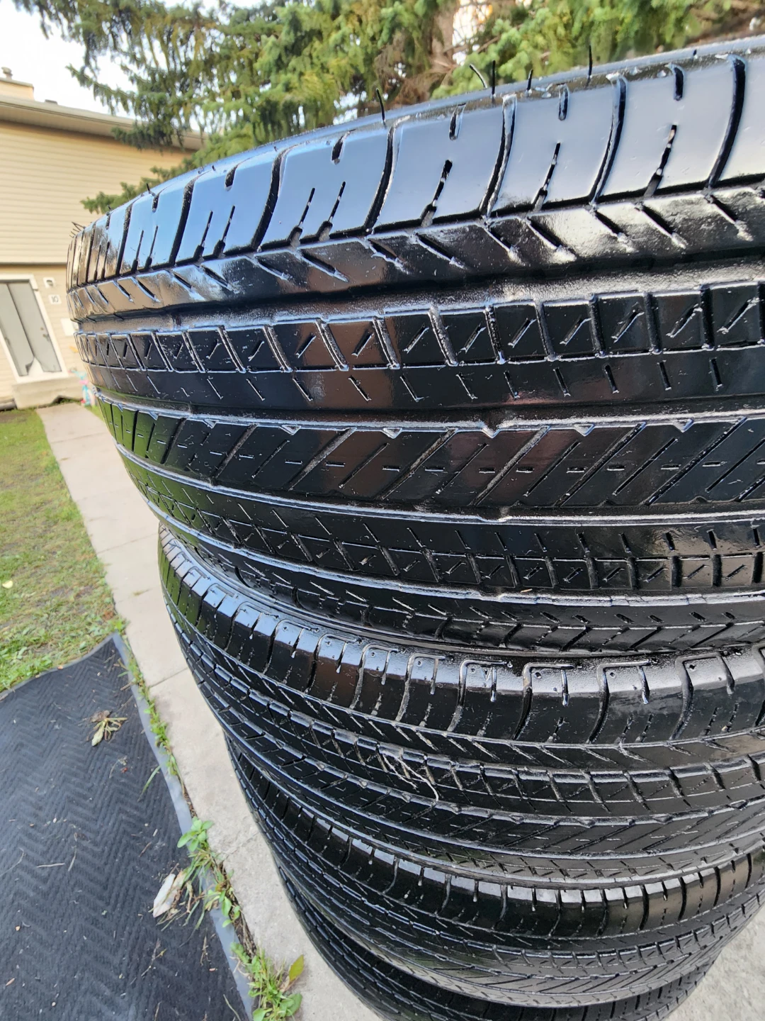 Set of 4 P215/70R16 99H Tires - photo 4