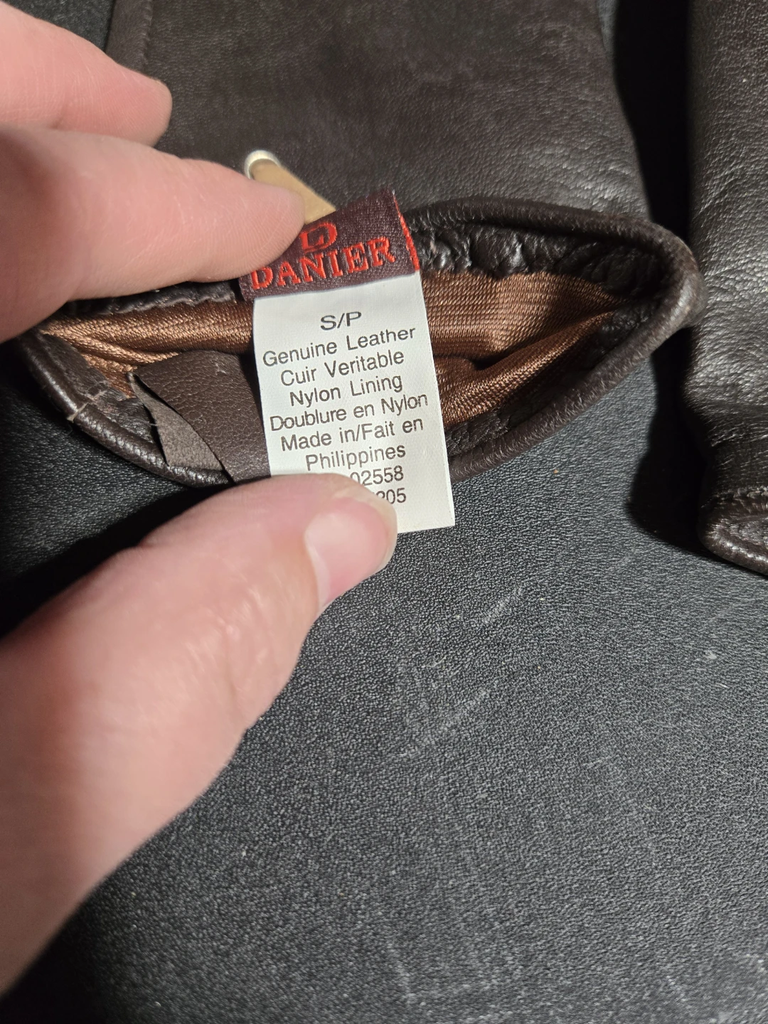 Danier Genuine Leather Gloves - photo 4