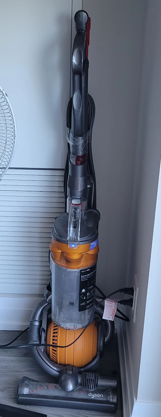 Dyson DC25 Multi Floor Upright Vacuum - photo 3