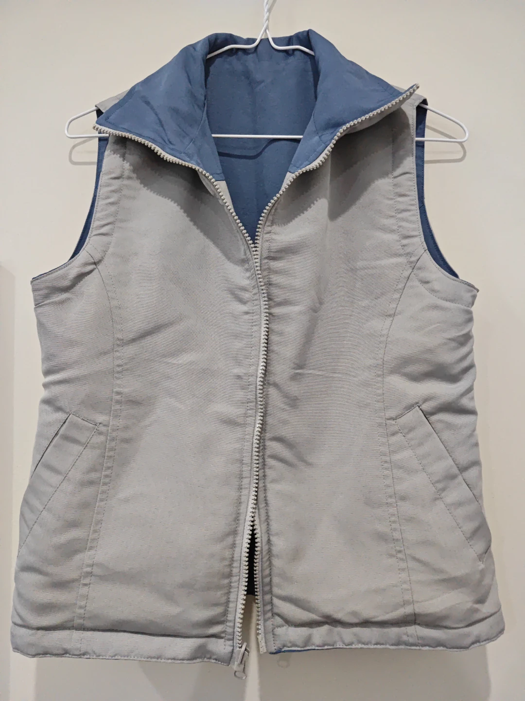 Reversible lightly padded vest - photo 2