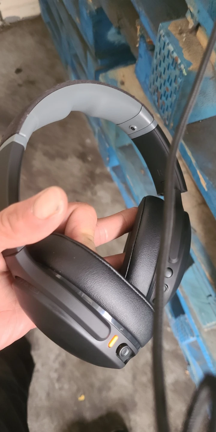 BOSE QC35ii headphones, all Brand new BOSE OEM  leather