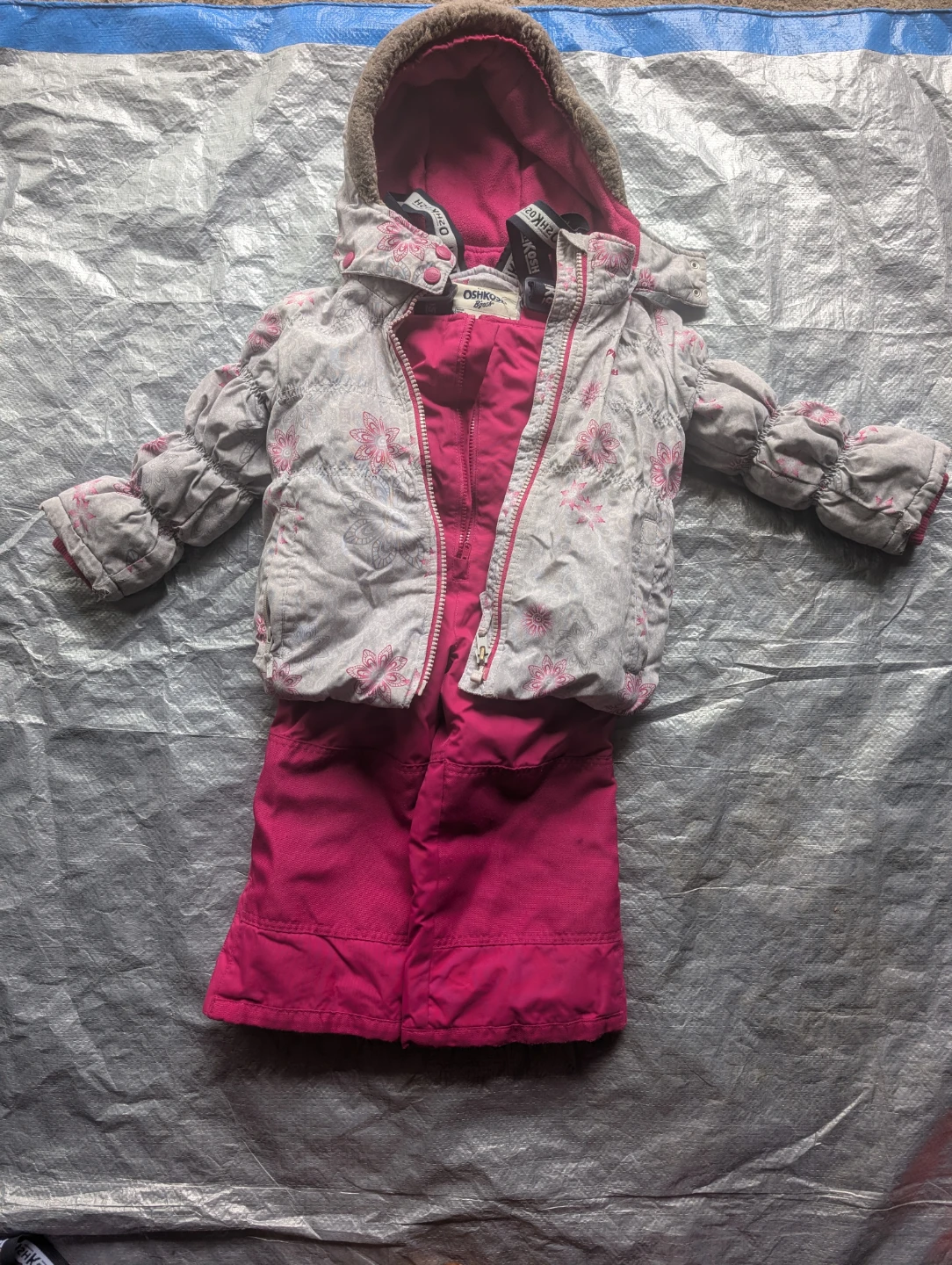 OshKosh B'gosh 4T Snowsuit Set - photo 2