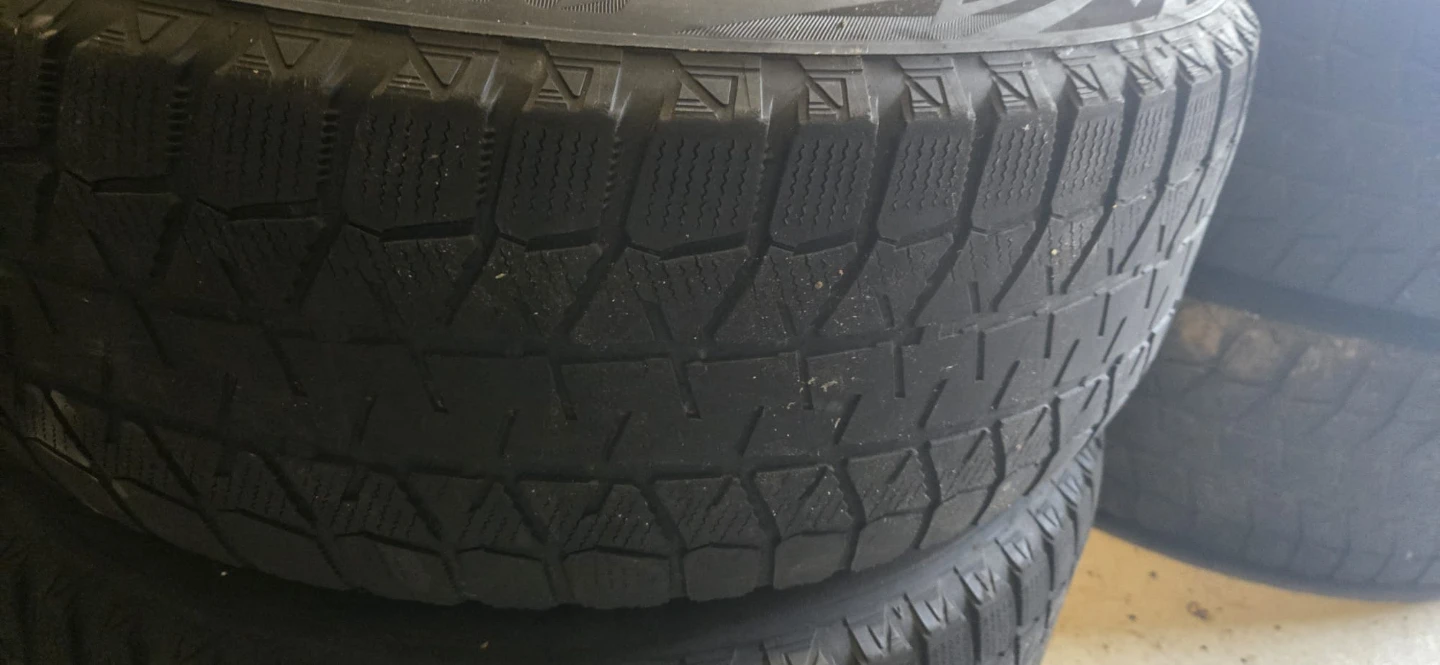 Used winter Tires with Rims (not in good condition) - photo 3