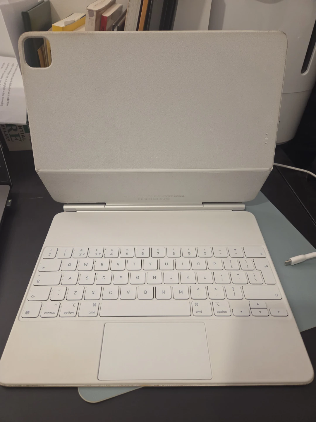 iPad Pro 12.9-inch 6th gen, magic keyboard, apple pencil 2 - photo 2