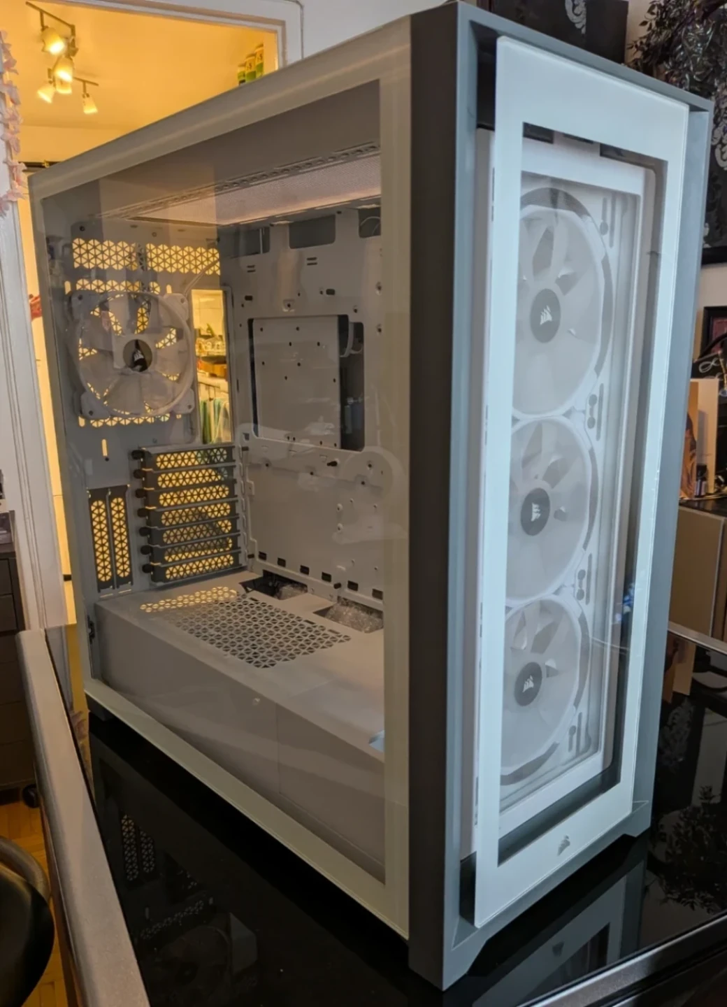 Corsair 5000X RGB Mid-Tower Case in White - photo 3