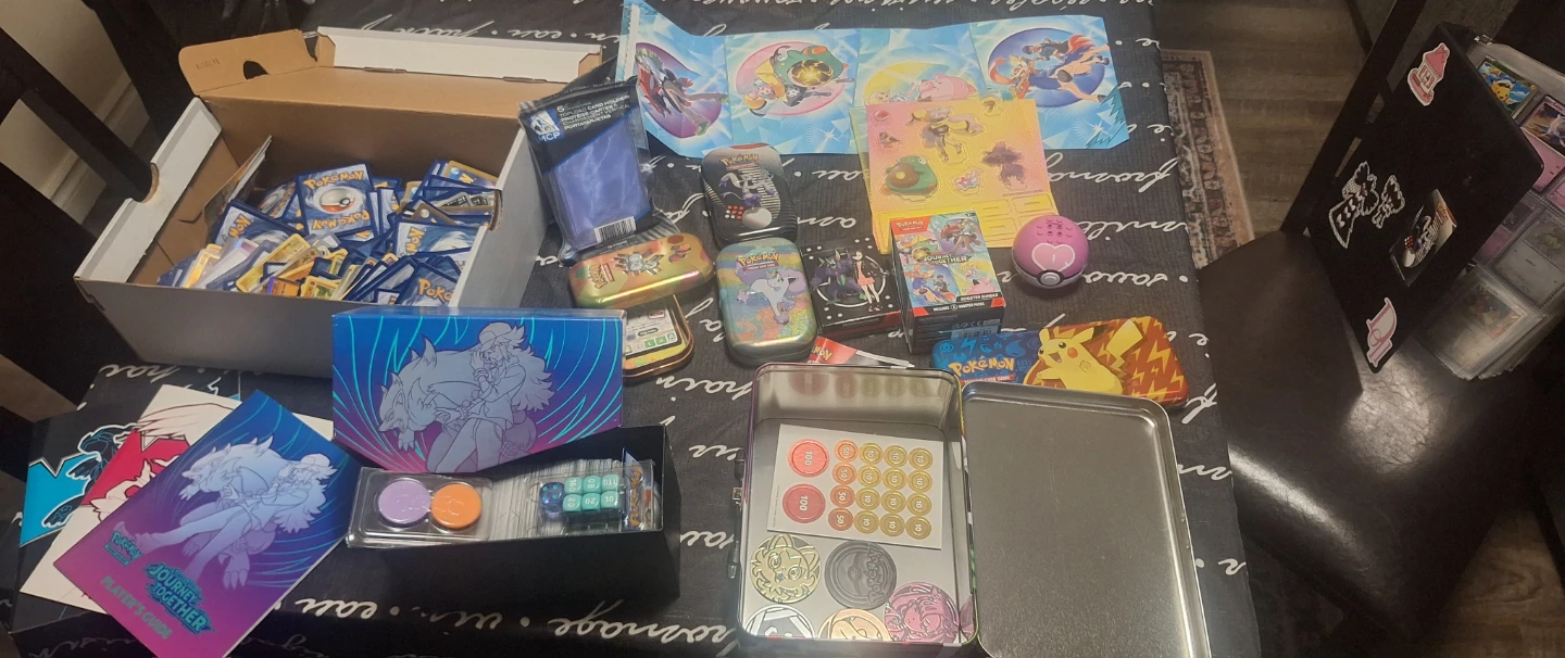 Large Pokemon Trading Card Collection - photo 3