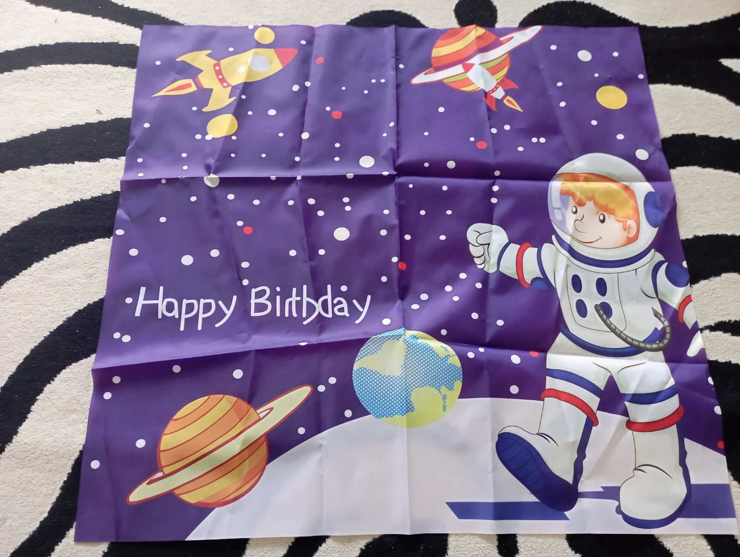 Minecraft party flags and table cover - photo 5