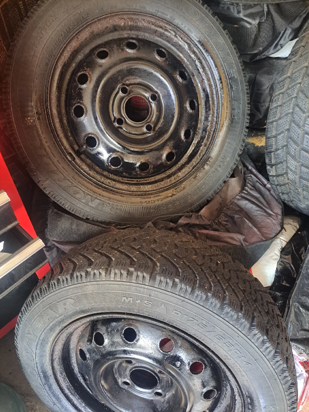 4 winter tyre on Rim 175/65R14