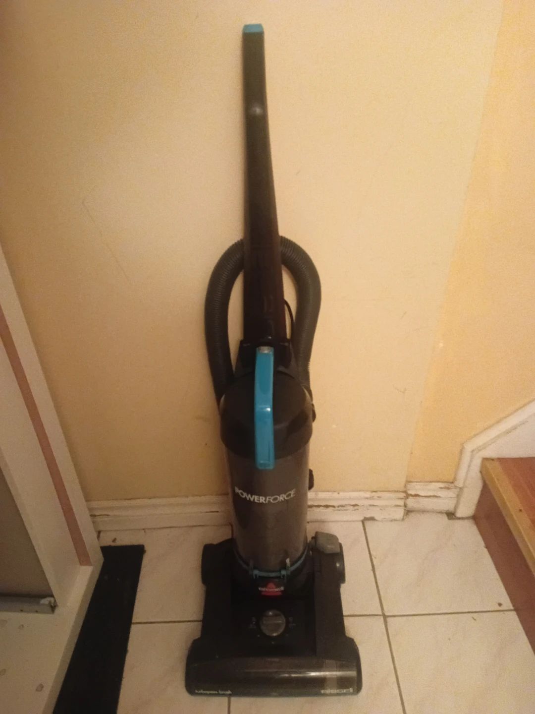 BISSELL PowerForce Vacuum Cleaner - photo 3