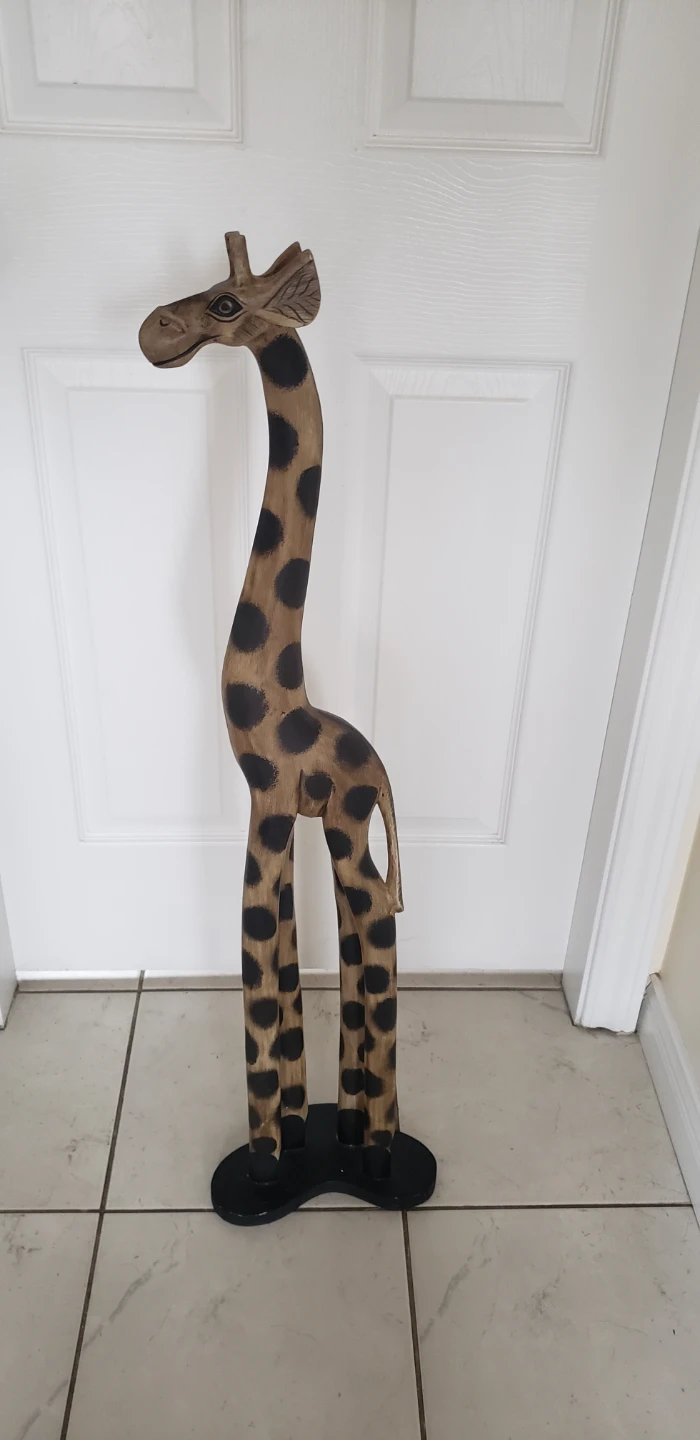 Wooden Giraffe Statue