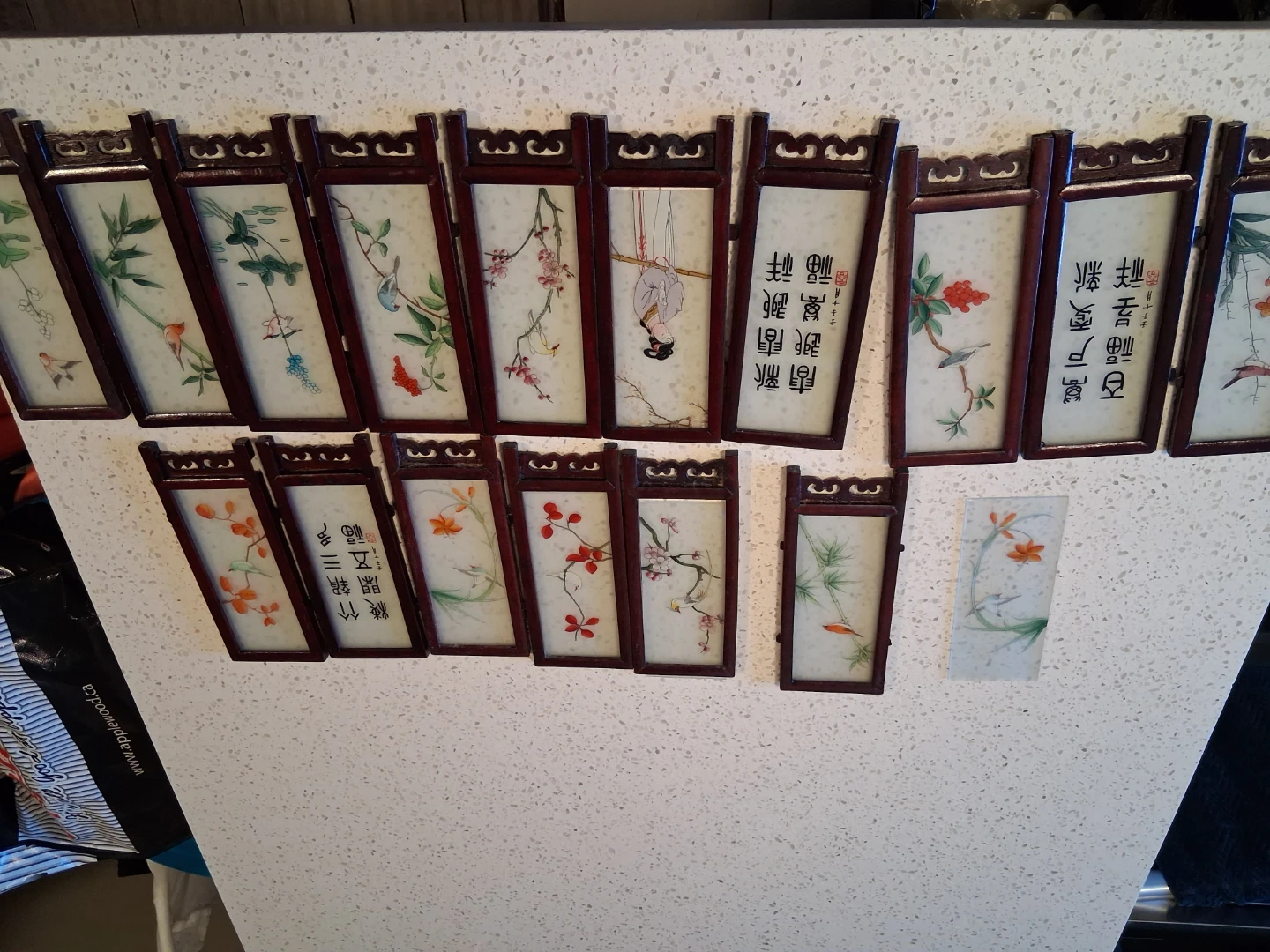 Beautifully framed Asian inspired glass panels - photo 4