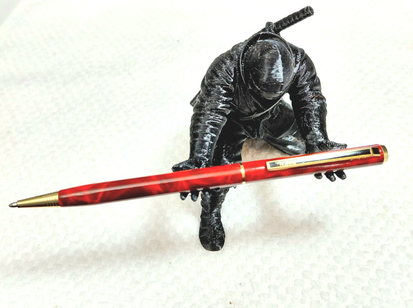 Va Laire Vintage Red Marbled Ballpoint Pen with Ninja Holder
