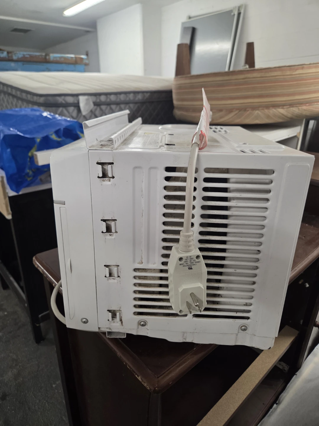 Vissani Window Air Conditioner - photo 5