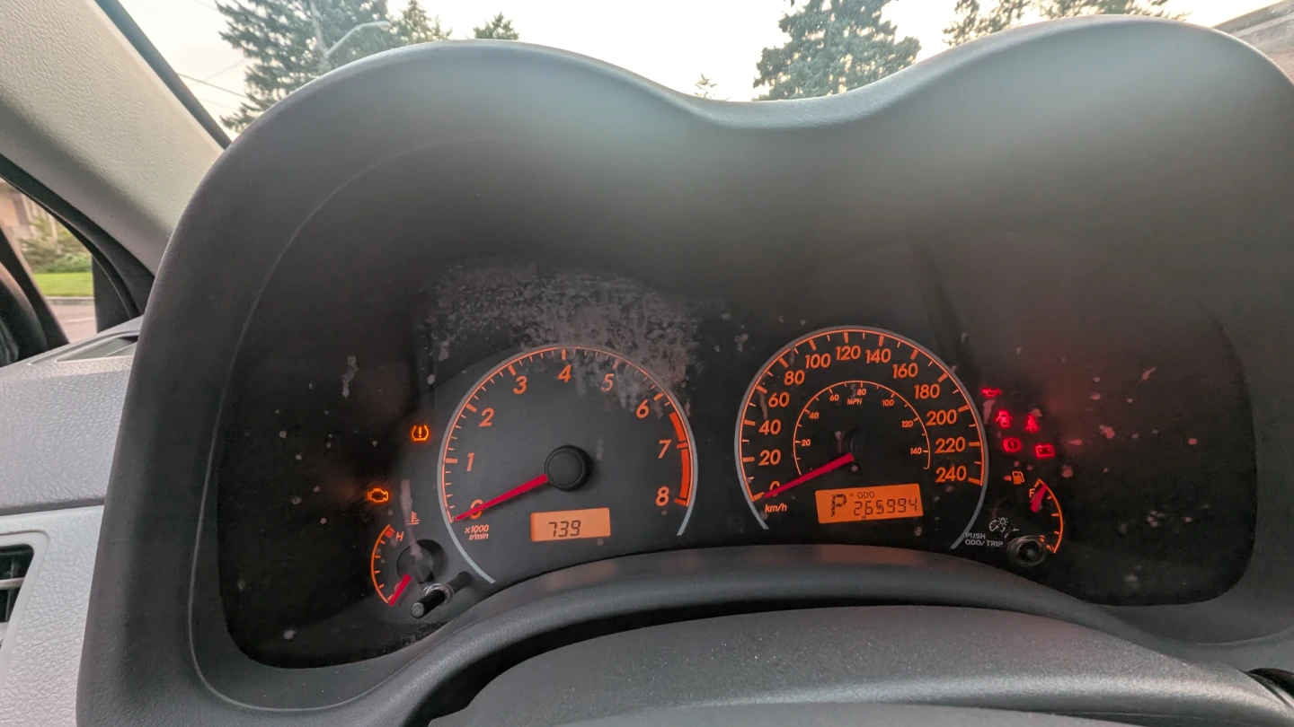 2010 Toyota Corolla CE | 265,990 km | Well Maintained - photo 5
