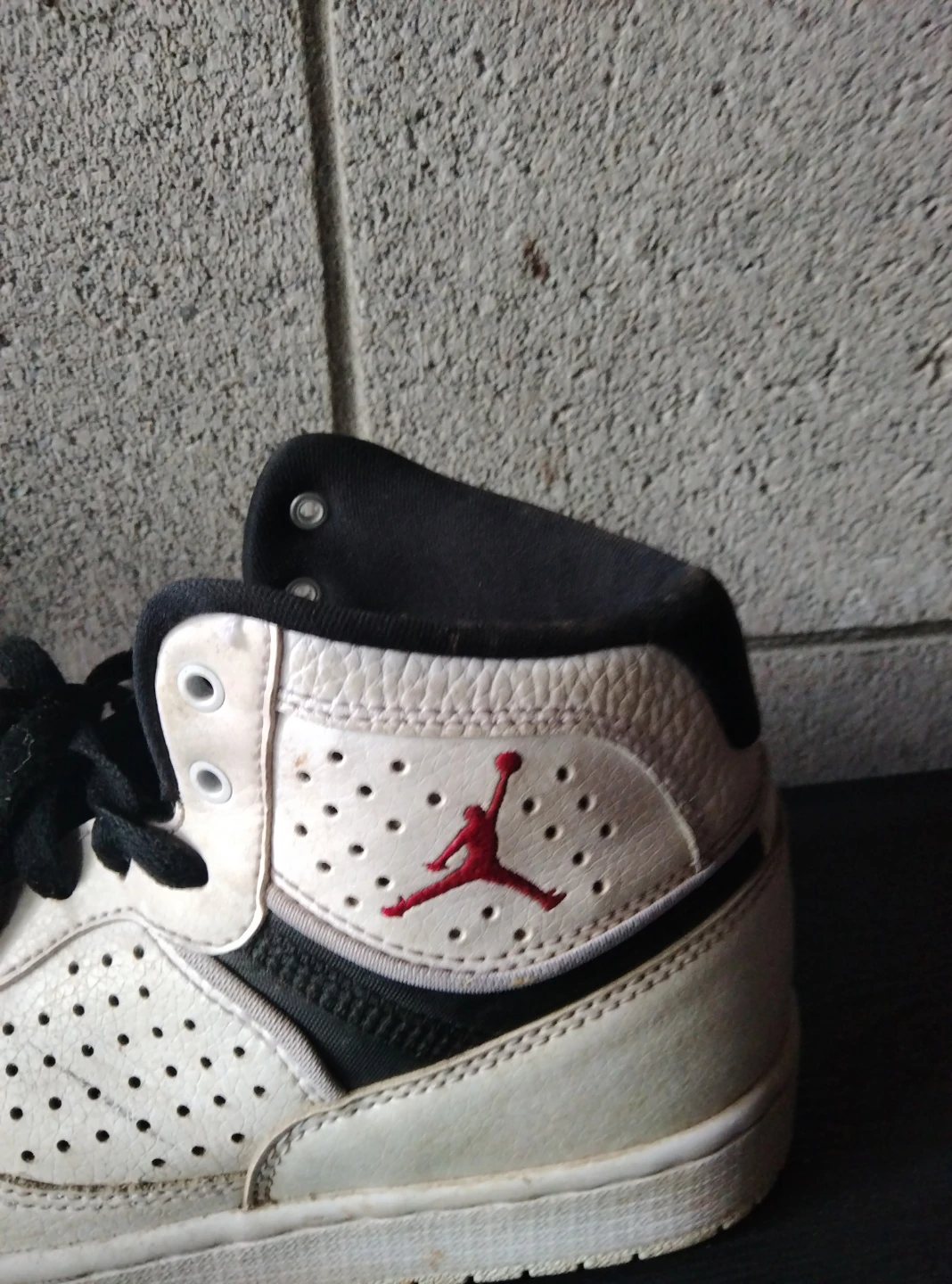 Nike Jordan Jumpman Basketball Shoes - photo 3