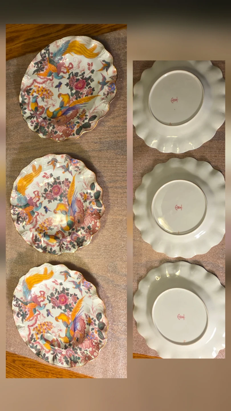 Royal Crown Derby Olde Avesbury Plates 8.75" - Matching Set of 3 - photo 2
