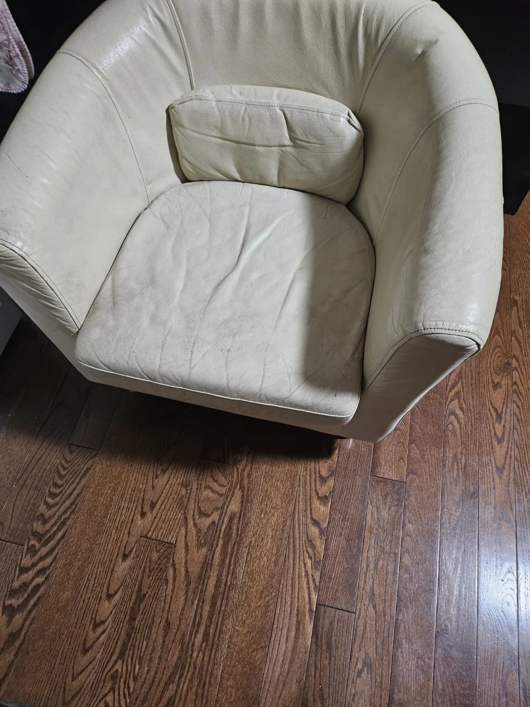 Cream Leather Tub Chair - photo 2