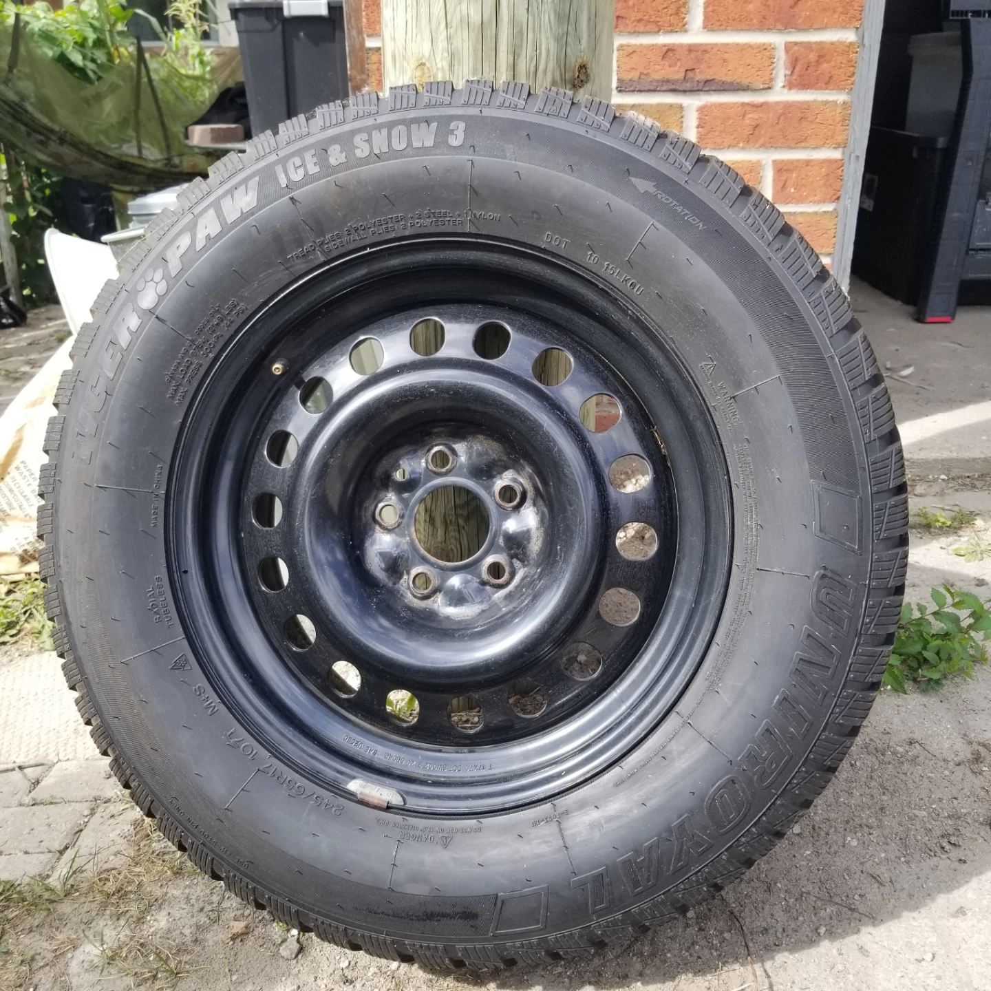 5x114.3 Uniroyal Tiger Paw Ice & Snow 3 Tire 245/65R17 - photo 4