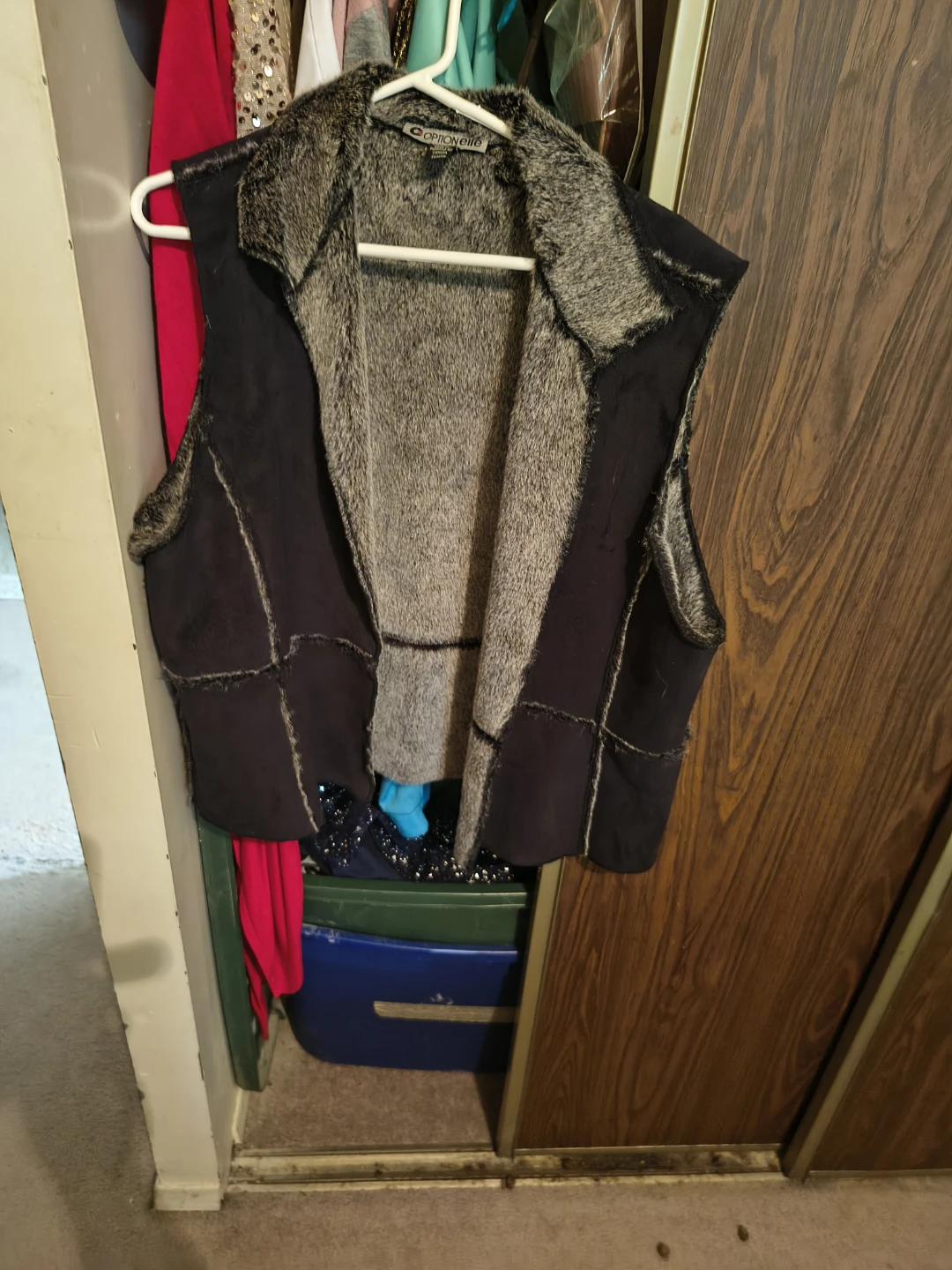 🏈 Vest