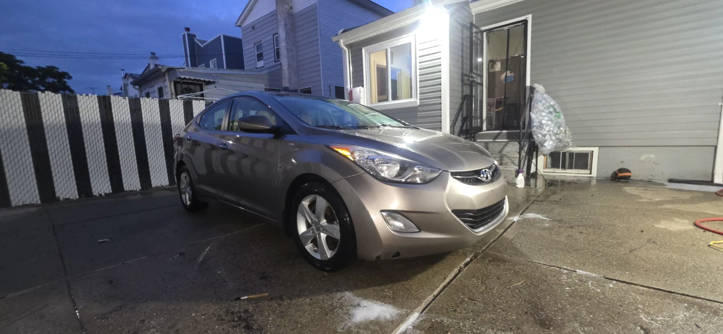 Hyundai Elantra Sedan - photo 5