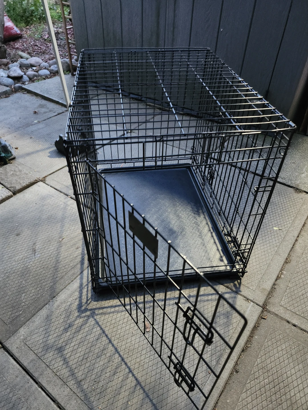 Collapsible Metal Dog Crate 30x22x22 in free pet bet