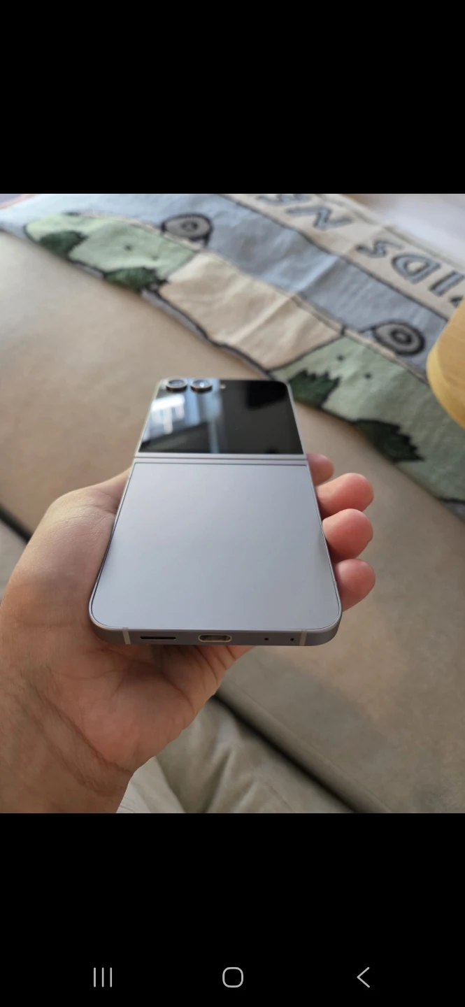Galaxy Z Flip 6 - photo 2