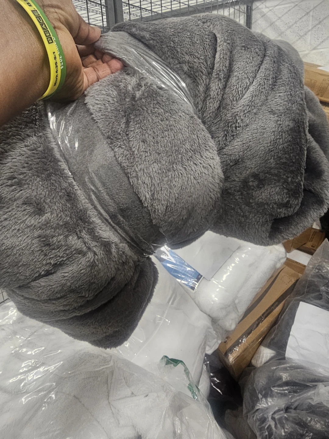 Soft Grey Plush Fleece Blanket in Queen Size - photo 3