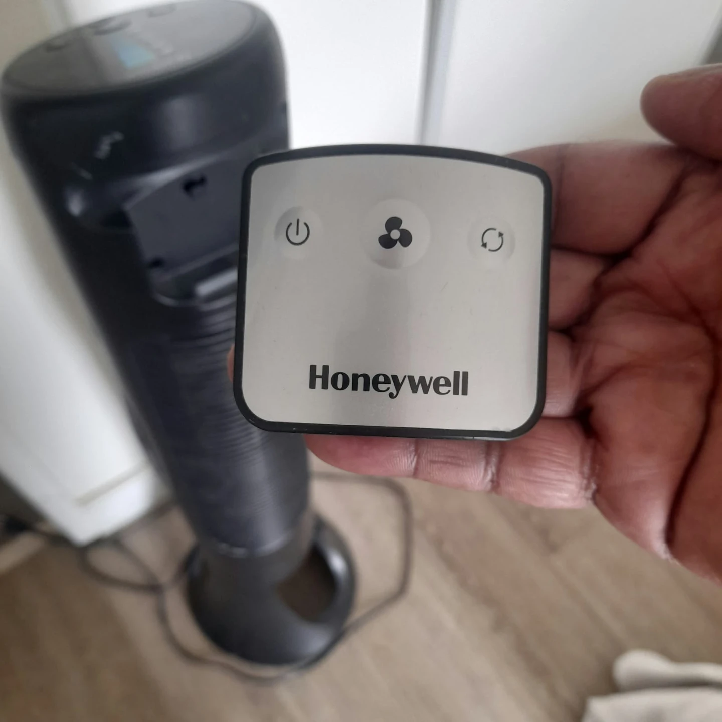 Honeywell QuietSet Tower Fan 🏈 - photo 3
