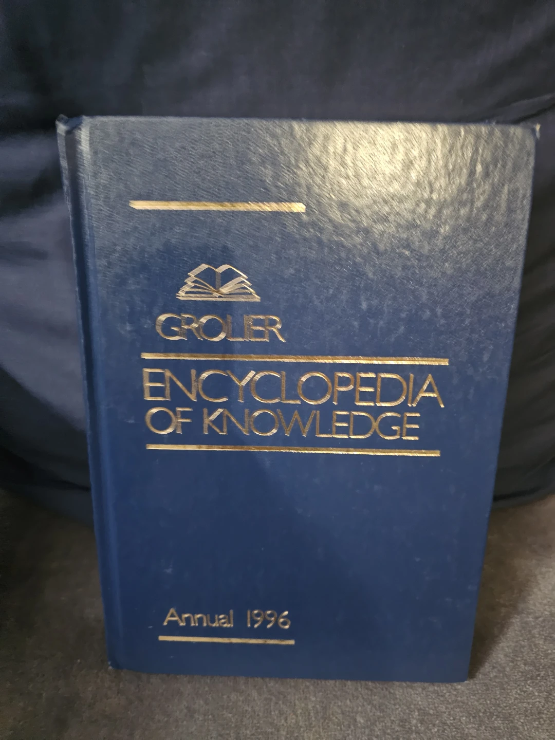 Grolier Encyclopedia of Knowledge Annual 1996