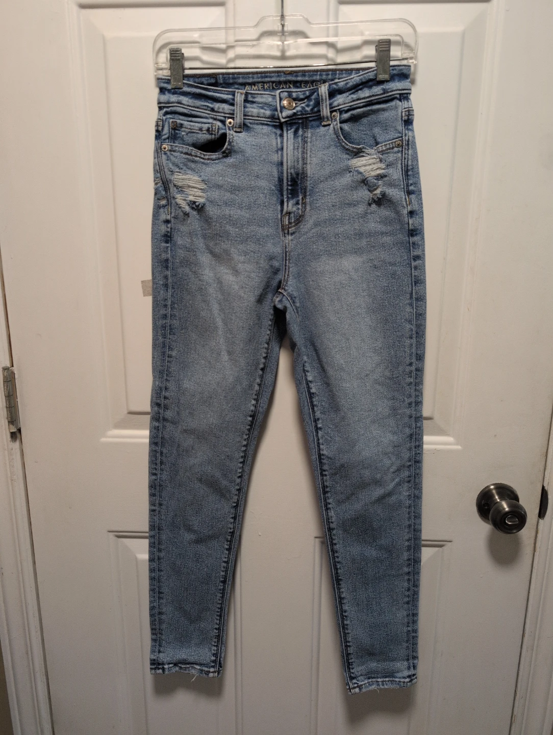 American Eagle High-Rise Distressed Jeans