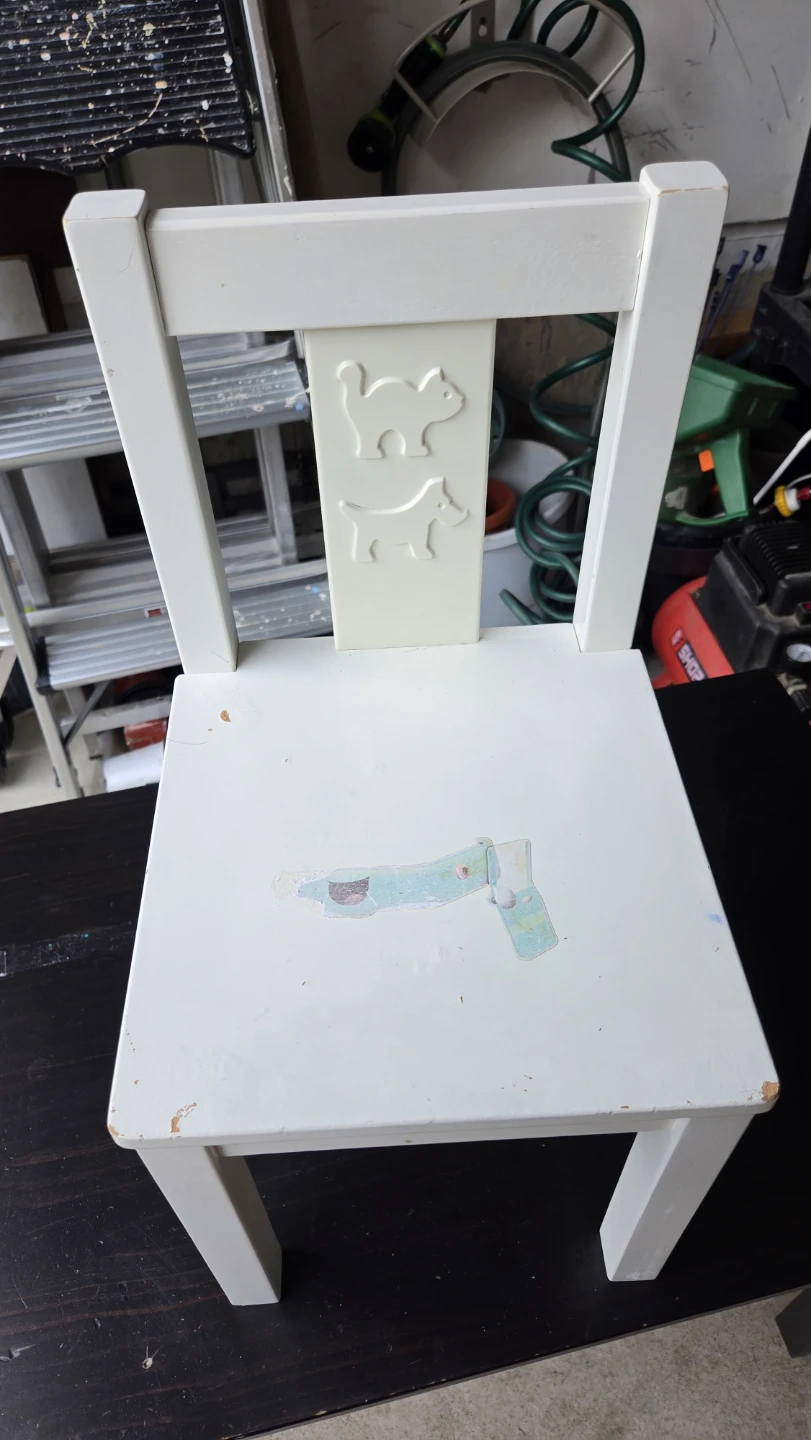 Kids table and 1 chair - photo 2
