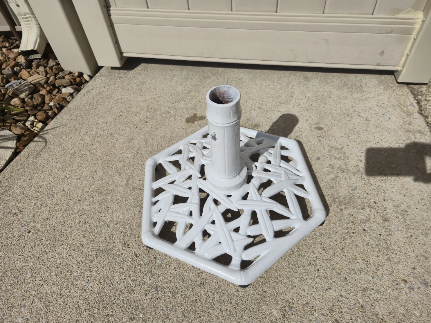 Heavy-Duty Decorative Metal Patio Umbrella Stand/Base - photo 2