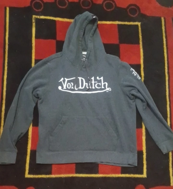 Von Dutch sweater
