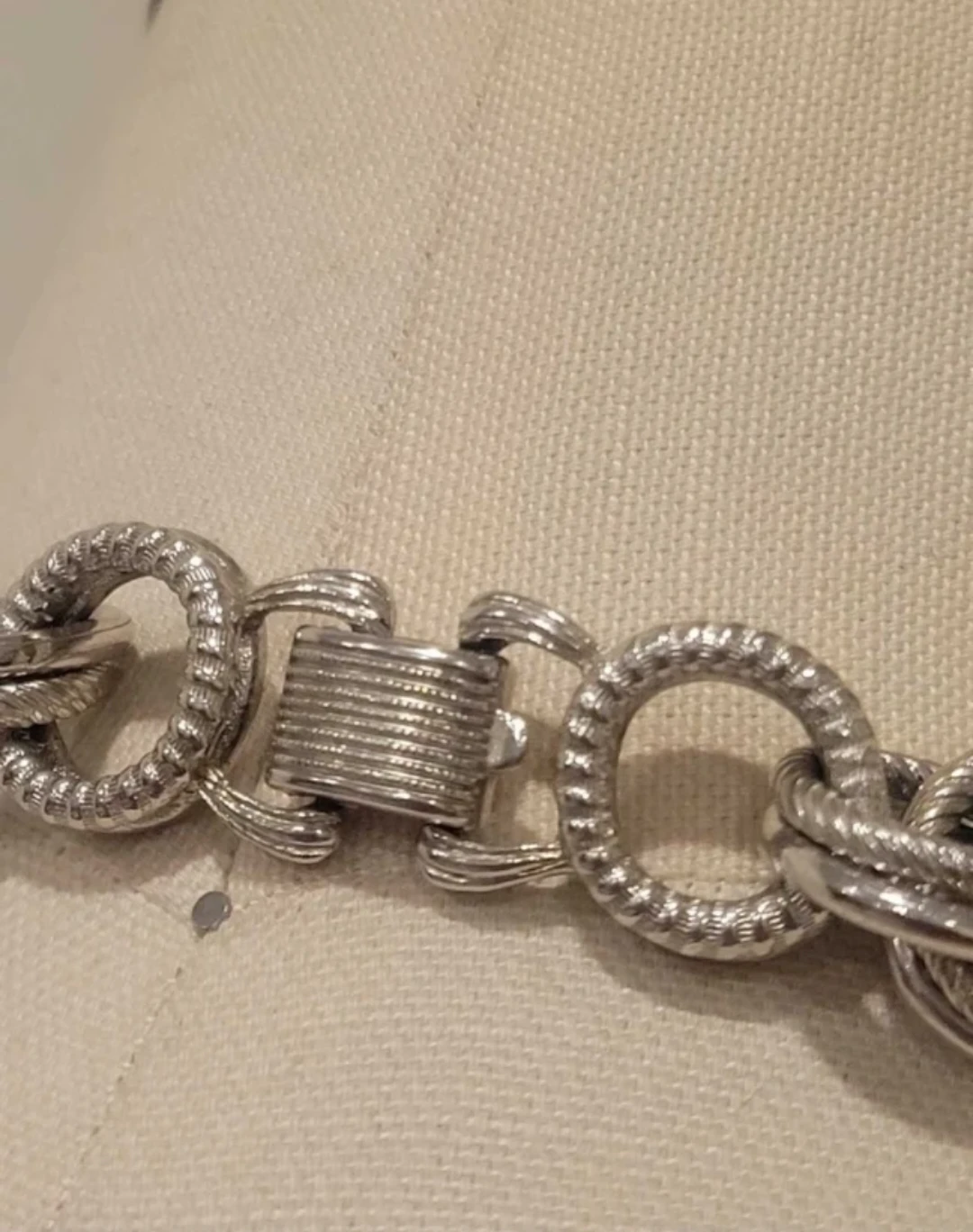 Silver-Tone Heavy Link Statement Necklace - photo 4