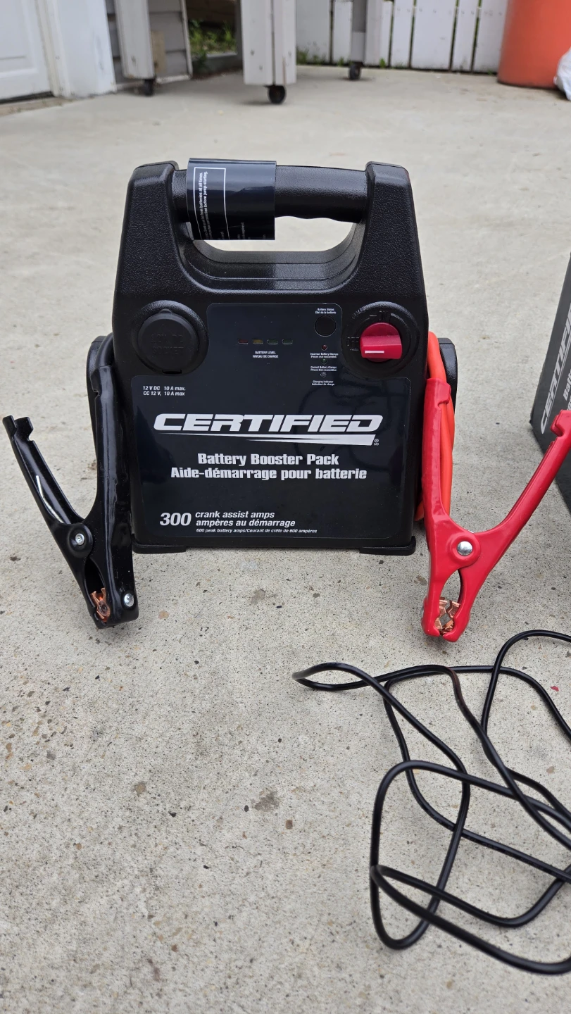 Certified Battery Booster Pack 300 Peak Amps - photo 2